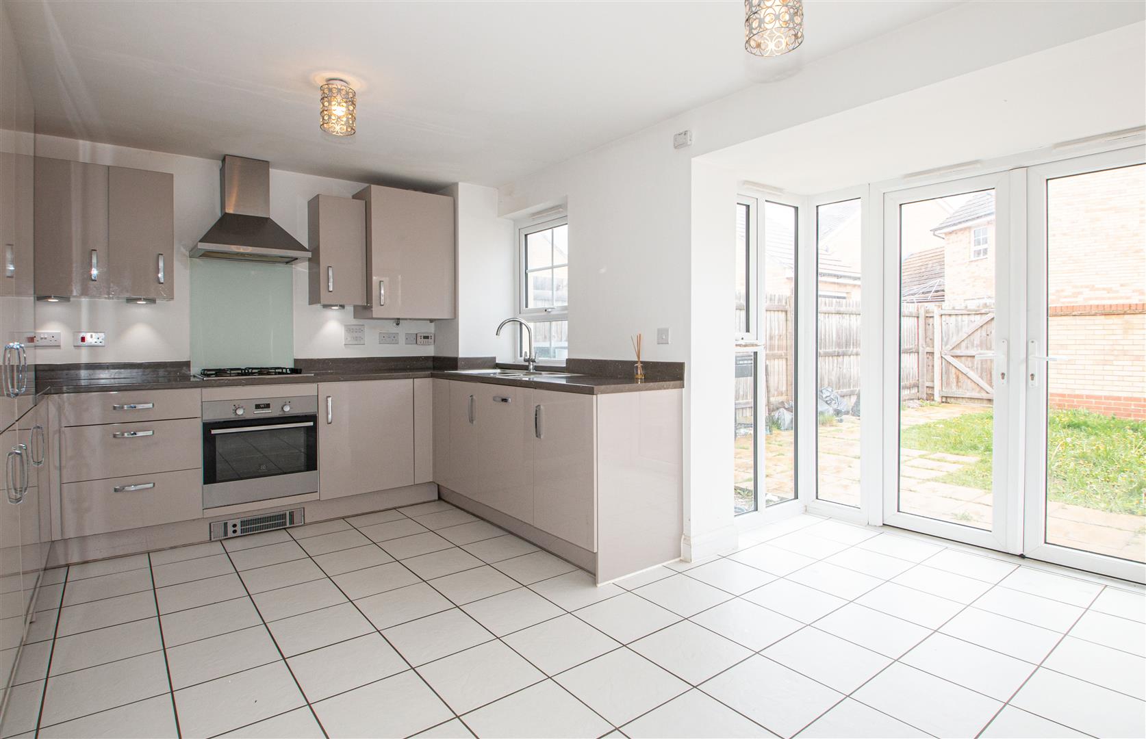 4 bed property in Aquila Gardens, Milton Keynes